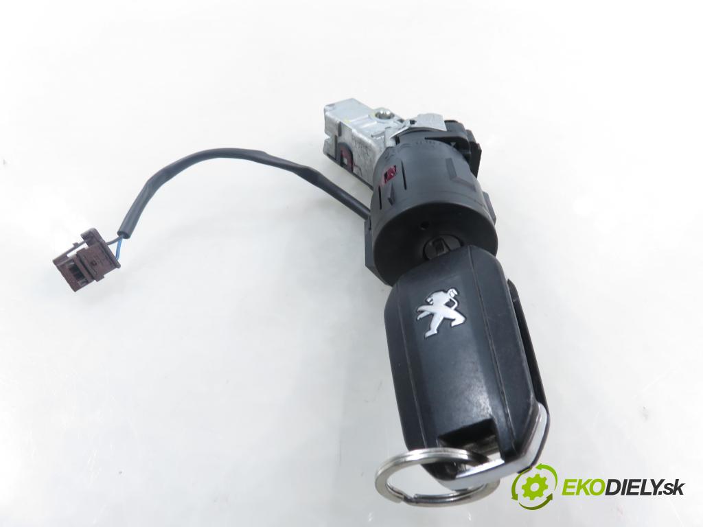 PEUGEOT 308 II HB 2014 68,00 1.6 HDi - 9HP (DV6DTED) 1560,00 spinačka 36454600 ; 9663123380 (Spínacia skrinka)