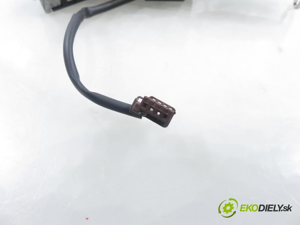 PEUGEOT 308 II HB 2014 68,00 1.6 HDi - 9HP (DV6DTED) 1560,00 spinačka 36454600 ; 9663123380 (Spínacia skrinka)