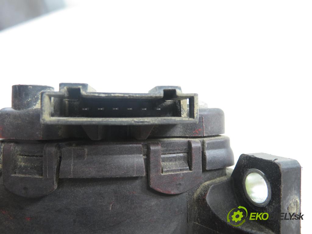 RENAULT KANGOO (KC0/1_) KOMBIVAN 2008 50,00 1.5 dCi 68 - K9K 714 1461,00 Potenciometer plynu 8200699691 ; 6PV00811924 (Potenciometer plynového pedálu)