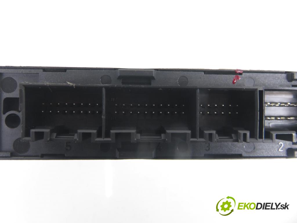 AUDI A2 (8Z0) HB 2001 55,00 1.4 TDI - AMF 1422,00 MODUL komfortu 8Z0959433S