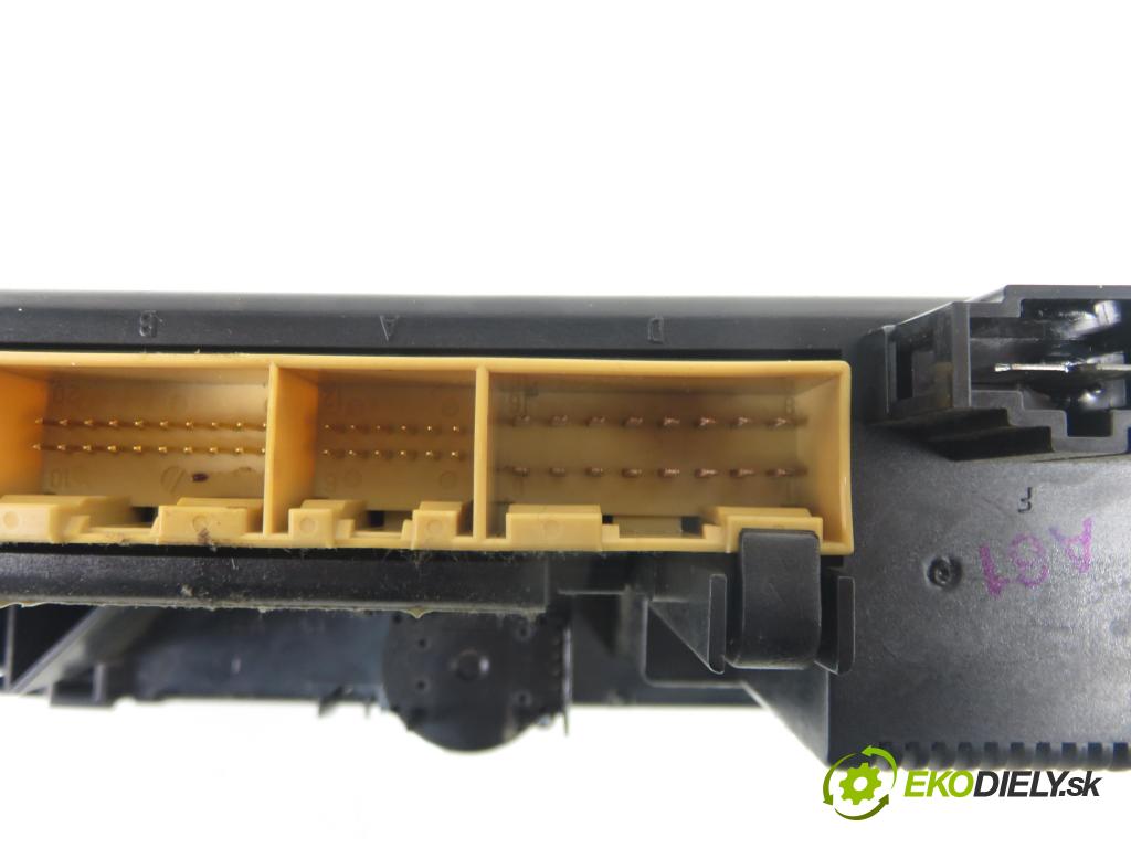 AUDI A2 (8Z0) HB 2001 55,00 1.4 TDI - AMF 1422,00 Panel kúrenia KLIMATRONIK 8Z0820043D