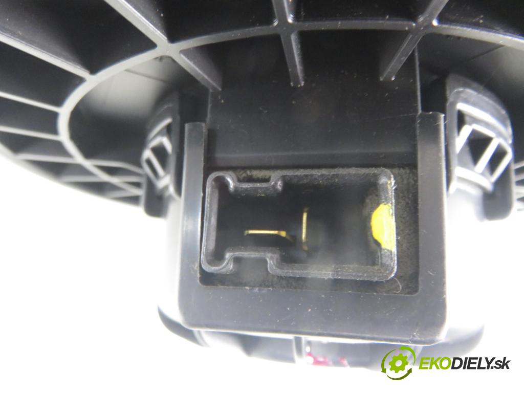 CHEVROLET spar HB 2013 50,00 1.0 S-TEC II 16V - B10D1 995,00 ventilátor větráku 61832502