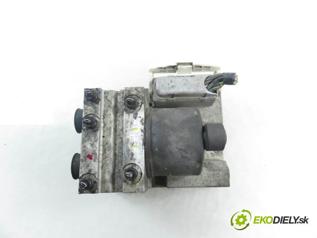 SUZUKI GRAND VITARA I (FT, HT) TERENOWY 2002 64,00 2.0 TD 87 4x4 - RF (MAZDA) 1998,00 Pumpa ABS 65D0 (Pumpa ABS)