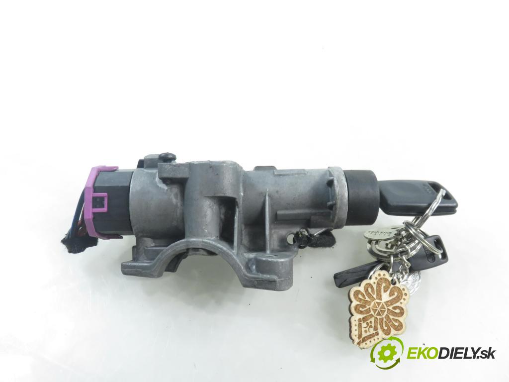 AUDI A2 (8Z0) HB 2001 55,00 1.4 TDI - AMF 1422,00 spinačka 4B0905851C (Spínacia skrinka)