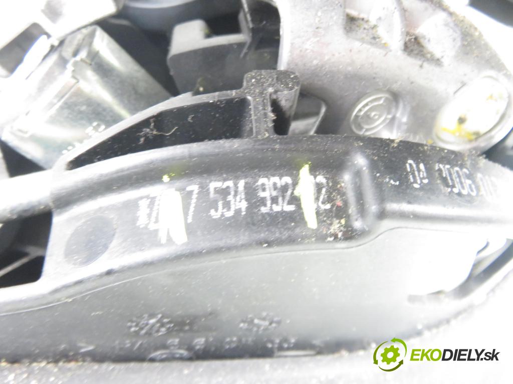 BMW 5 (E60) SEDAN 2006 170,00 530 xd 231 - M57 D30 (306D3) 2993,00 ZVEDÁK: 7534992