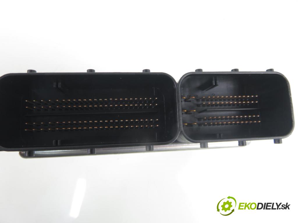 BMW 5 (E60) SEDAN 2006 170,00 530 xd 231 - M57 D30 (306D3) 2993,00 Riadiaca jednotka Motor 0281013253 ; 7801712