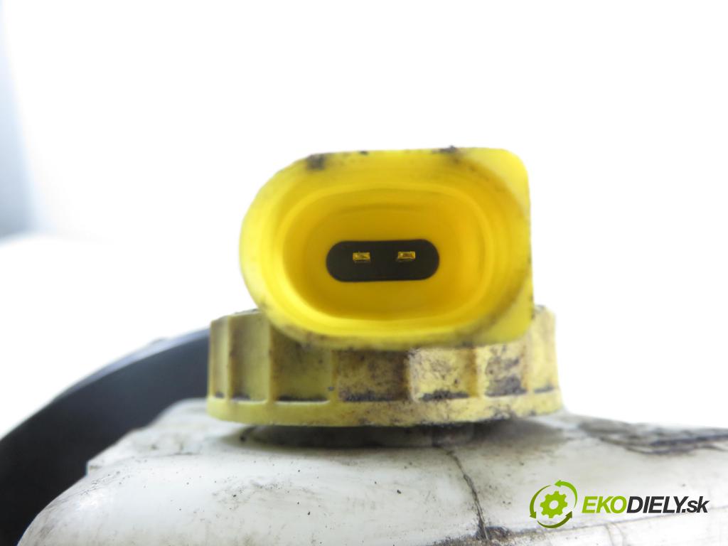 VW GOLF IV (1J1) HB 2002 74,00 1.9 TDI PD 101 - AXR 1896,00 Posilovač 1J1614105T ; 03786435044 (Servočerpadlo)