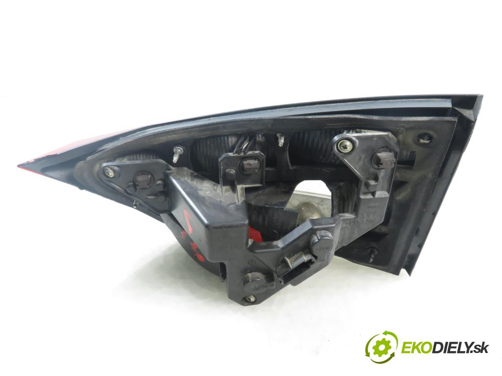 FORD GALAXY (WA6) MINIVAN 2006 92,00 1.8 TDCi - QYWA 1753,00 Svetlo ľavé zadné kufor