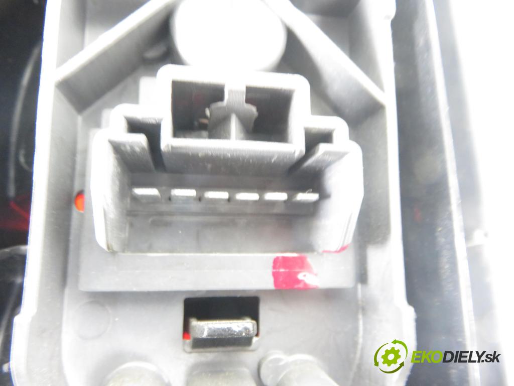 FIAT IDEA (350_) HB 2004 70,00 1.4 16V 95 - 843 A1.000 1368,00 Svetlo ľavé zadné 46829509