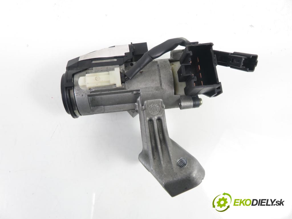 TOYOTA COROLLA (_E12_) HB 2003 85,00 2.0 D-4D 116 (CDE120R_, CDE120L_) - 1CD-FTV 1995,00 spinačka 45020024 (Spínacia skrinka)