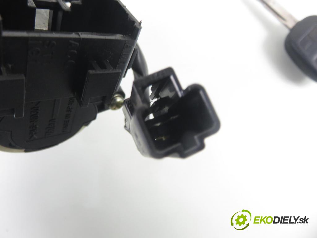 TOYOTA COROLLA (_E12_) HB 2003 85,00 2.0 D-4D 116 (CDE120R_, CDE120L_) - 1CD-FTV 1995,00 spinačka 45020024 (Spínacia skrinka)