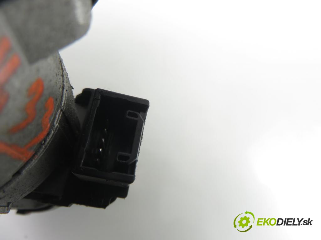 TOYOTA COROLLA (_E12_) HB 2003 85,00 2.0 D-4D 116 (CDE120R_, CDE120L_) - 1CD-FTV 1995,00 spinačka 45020024 (Spínacia skrinka)