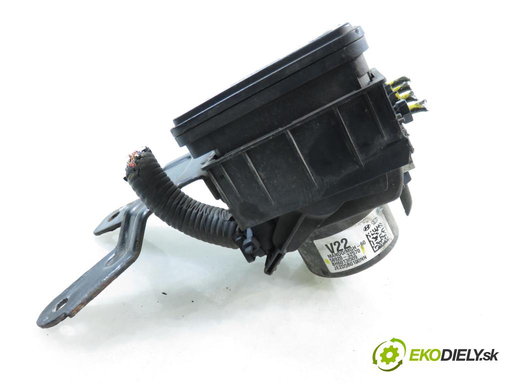 HYUNDAI i40 CW (VF) KOMBI 2014 100,00 1.7 CRDi 136 - D4FD 1685,00 Pumpa ABS 01115386ABB ; 589203Z570 (Pumpa ABS)