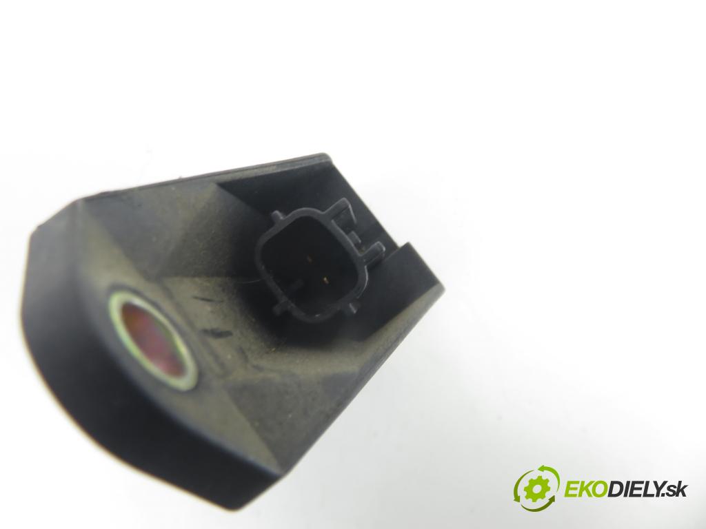 VW SHARAN (7M8, 7M9, 7M6) VAN 2003 96,00 1.9 TDI PD 130 - ASZ 1896,00 Snímač nárazu 5WK42895 ; 6Q0909606 (Snímač nárazu)