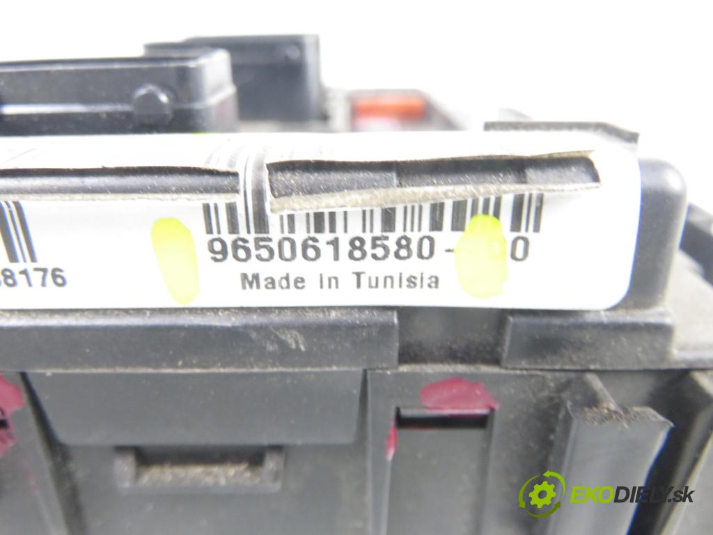 PEUGEOT PARTNER Skrzynia (5_, G_) KOMBIVAN 2008 55,00 1.6 HDi 75 - 9HW (DV6BTED4) 1560,00 MODUL BSM U118470002J ; 9650618580