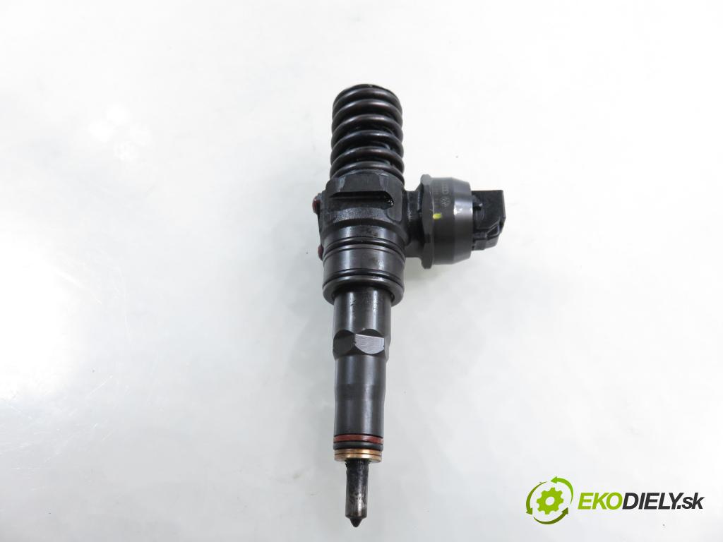 VW CADDY III Variant (2KB, 2KJ, 2CB, 2CJ) FURGON 2008 51,00 2.0 SDI - BST 1968,00 Vstrekovač 038130073BR ; 0414720232 (Vstrekovač paliva)