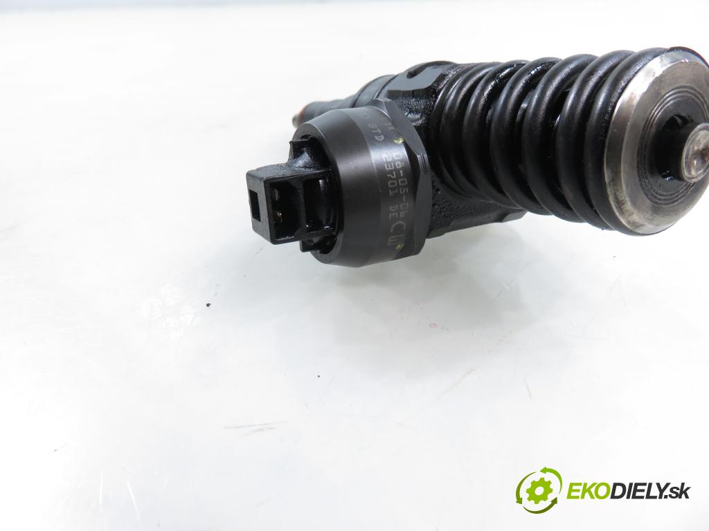 VW CADDY III Variant (2KB, 2KJ, 2CB, 2CJ) FURGON 2008 51,00 2.0 SDI - BST 1968,00 Vstrekovač 038130073BR ; 0414720232 (Vstrekovač paliva)