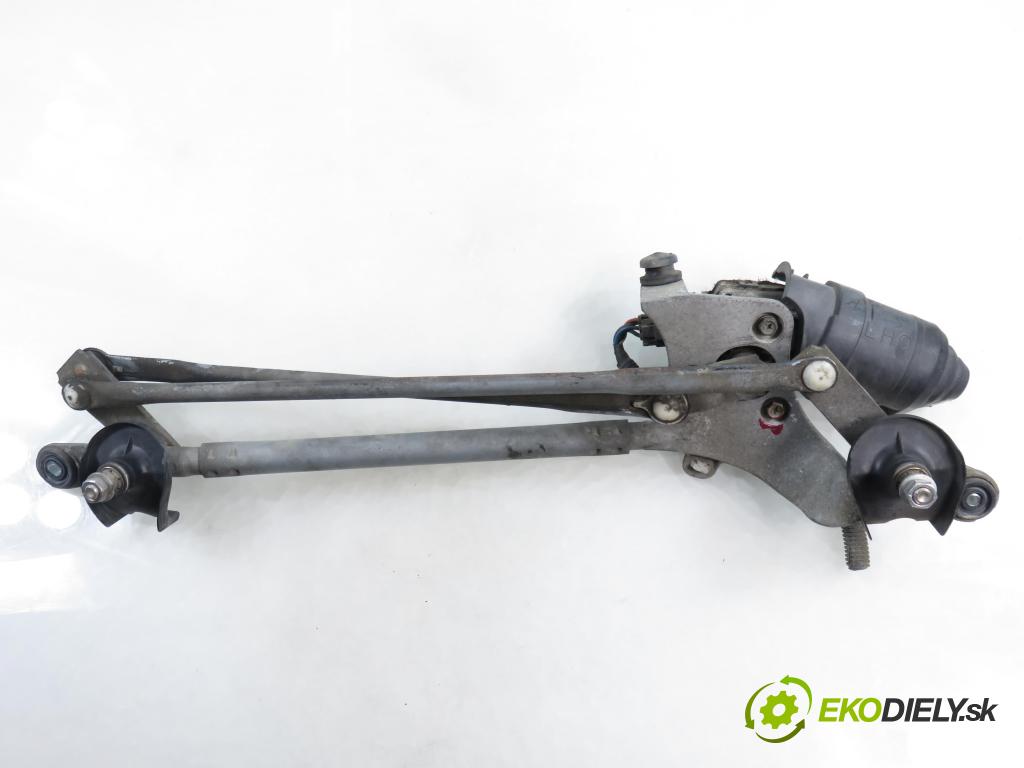 TOYOTA RAV 4 III (_A3_) SUV 2007 130,00 2.2 D 4WD 177 - 2AD-FHV 2231,00 Mechanizmus stieračov predný 8511042150 (Motorček stieračov predný)