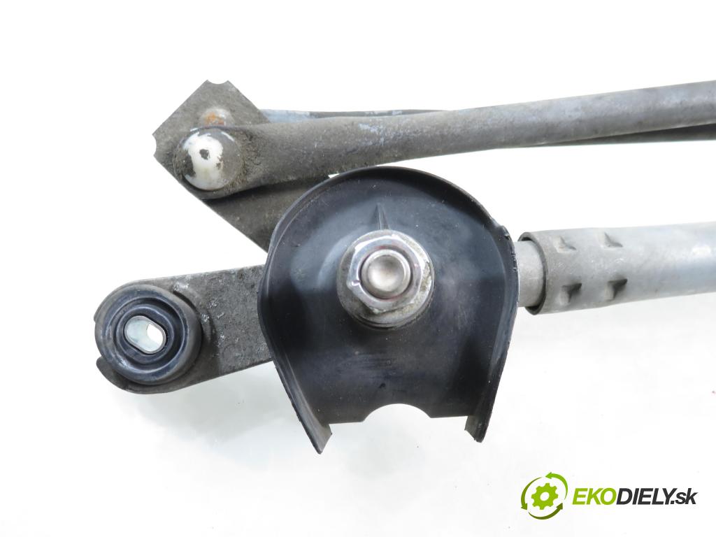 TOYOTA RAV 4 III (_A3_) SUV 2007 130,00 2.2 D 4WD 177 - 2AD-FHV 2231,00 Mechanizmus stieračov predný 8511042150 (Motorček stieračov predný)