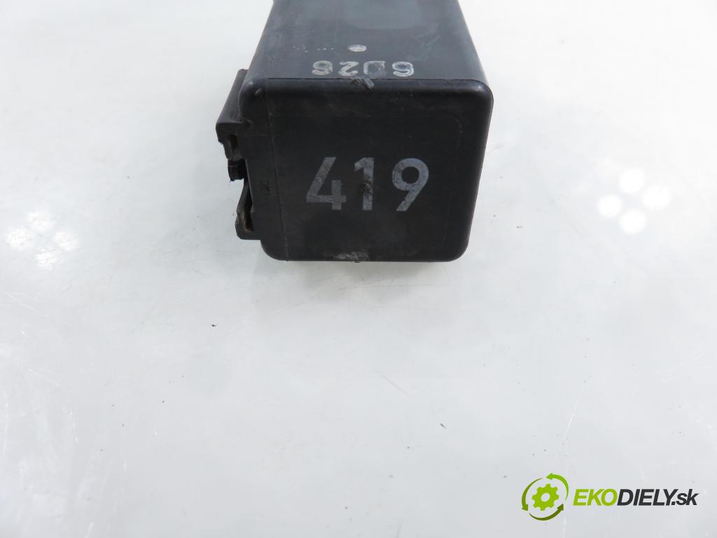 VW SHARAN (7M8, 7M9, 7M6) VAN 2006 85,00 1.9 TDI PD 115 - AUY 1896,00 řídící jednotka VENTILÁTORY 7M5919506 ; YM218C616AA
