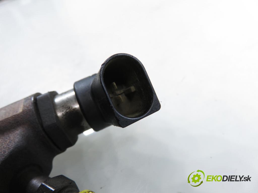 PEUGEOT 307 Break (3E) KOMBI 2004 0,00 2.0 HDi 135 - RHR (DW10BTED4) 1997,00 vstrekovač 9647247280 (Vstrekovač paliva)