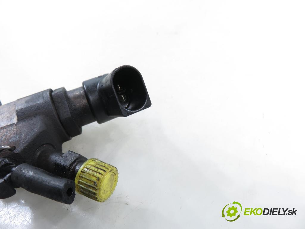 PEUGEOT 407 (6D_) SEDAN 2005 100,00 2.0 HDi 135 - RHR 1997,00 vstrekovač 9647247280 (Vstrekovač paliva)