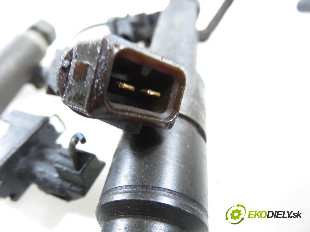 SKODA OCTAVIA I (1U2) LIFTBACK 1997 66,00 1.9 TDI 90- AGR 1896,00 Vstrekovacie ventily 038130201F ; 038130201G (Vstrekovací ventil)