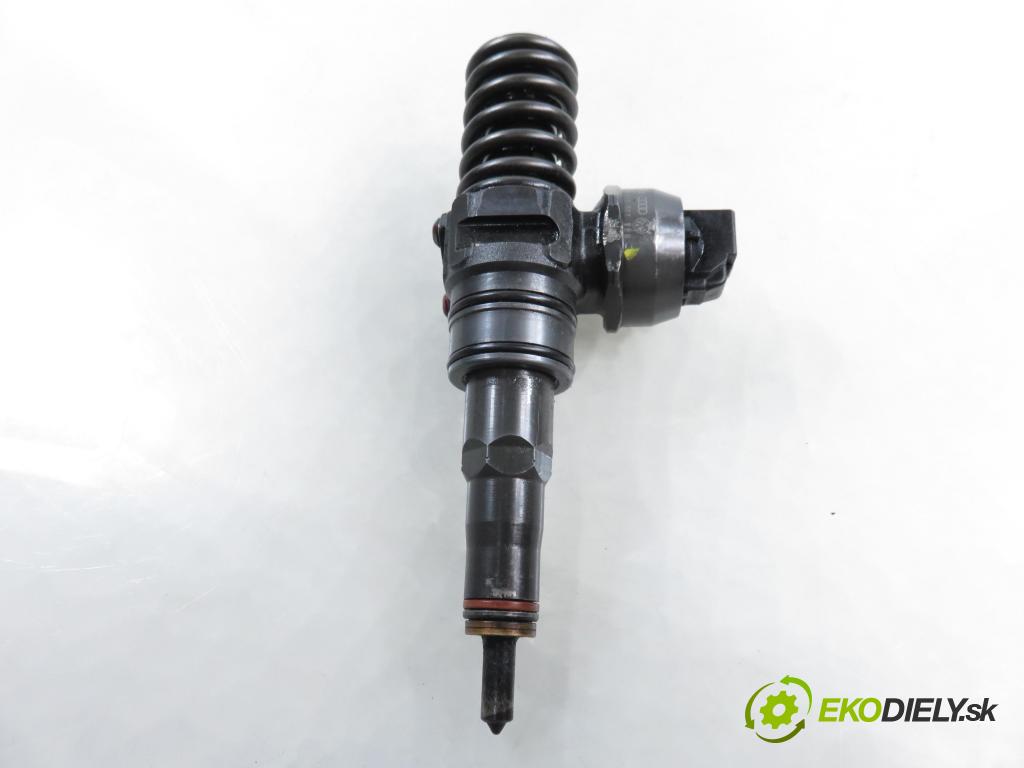 VW CADDY III Variant (2KB, 2KJ, 2CB, 2CJ) FURGON 2008 51,00 2.0 SDI - BST 1968,00 Vstrekovač 038130073BR ; 0414720232 (Vstrekovač paliva)