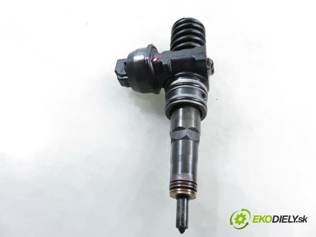 VW CADDY III Variant (2KB, 2KJ, 2CB, 2CJ) FURGON 2008 51,00 2.0 SDI - BST 1968,00 Vstrekovač 038130073BR ; 0414720232 (Vstrekovač paliva)