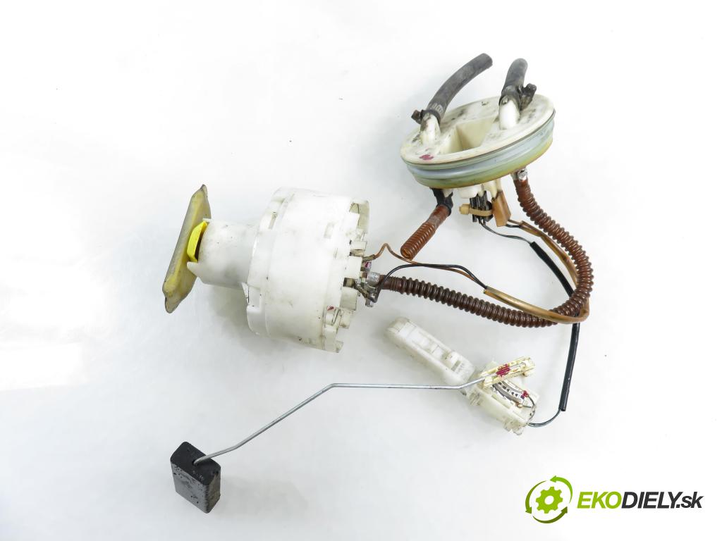 AUDI A4 (8D2, B5) SEDAN 1996 92,00 1.8 - ADR 1781,00 pumpa paliva 8D0201319