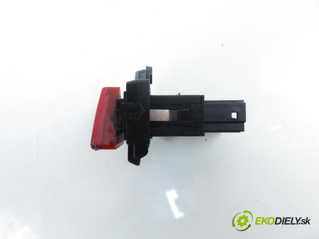 AUDI A2 (8Z0) HB 2001 55,00 1.4 TDI - AMF 1422,00 přepínač nouzových