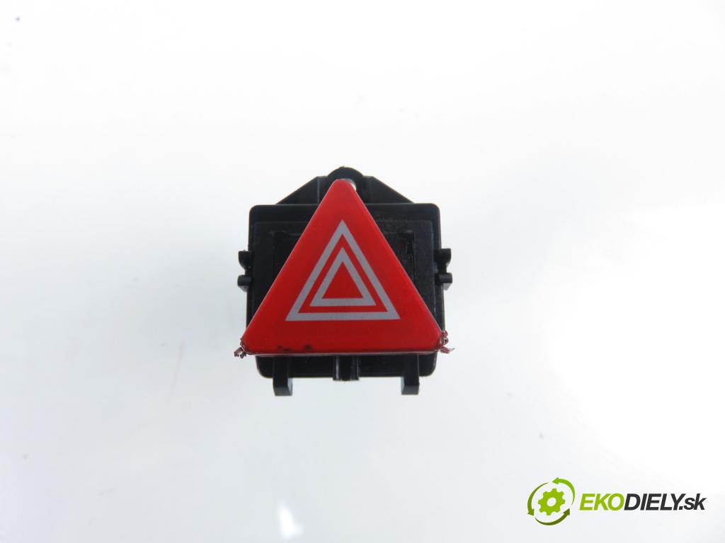 AUDI A2 (8Z0) HB 2001 55,00 1.4 TDI - AMF 1422,00 přepínač nouzových