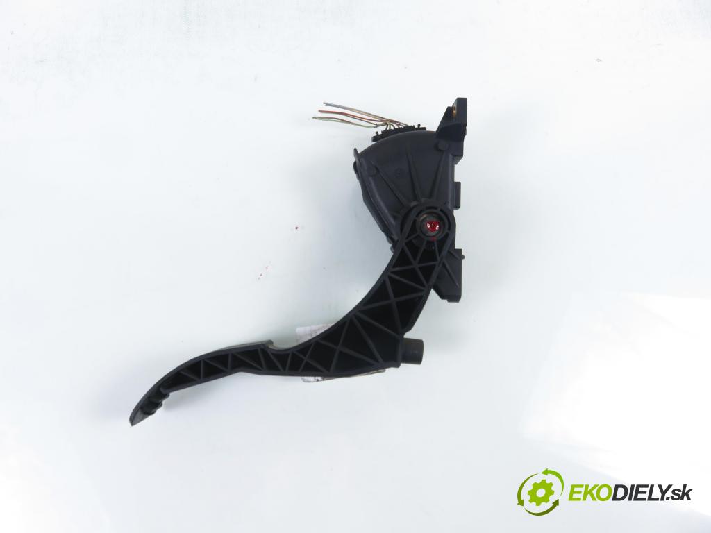 AUDI A2 (8Z0) HB 2001 55,00 1.4 TDI - AMF 1422,00 Potenciometer plynu 8Z1721523B (Potenciometer plynového pedálu)