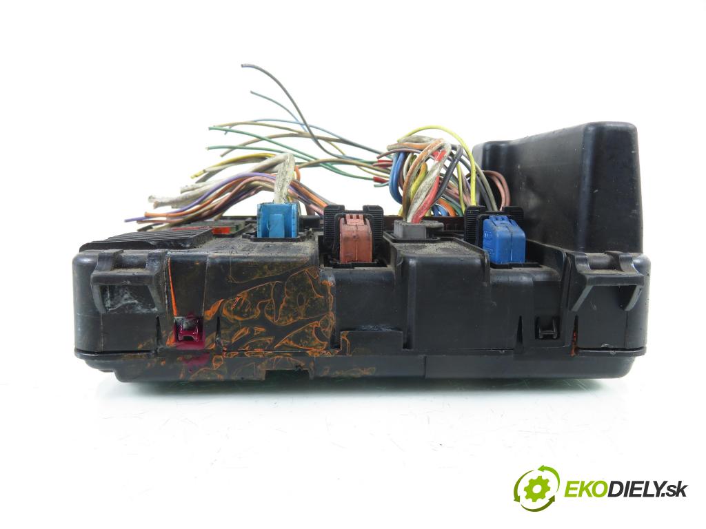 RENAULT MEGANE II (BM0/1_, CM0/1_) HB 2003 99,00 2.0 16V 135 - F4R 770 1998,00 MODUL BSI S118399300K ; 8200306033B