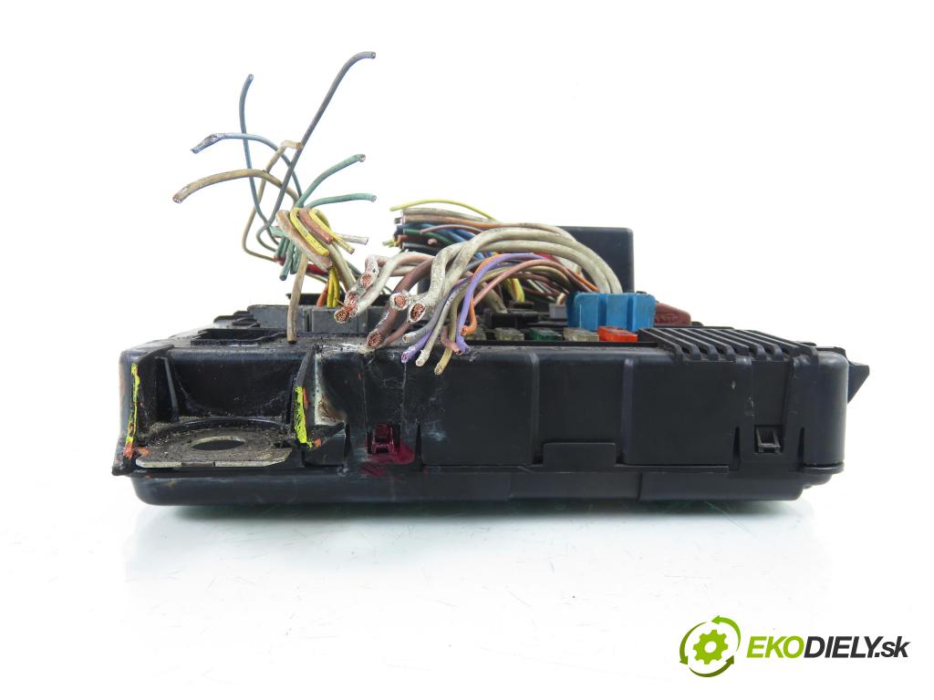 RENAULT MEGANE II (BM0/1_, CM0/1_) HB 2003 99,00 2.0 16V 135 - F4R 770 1998,00 MODUL BSI S118399300K ; 8200306033B