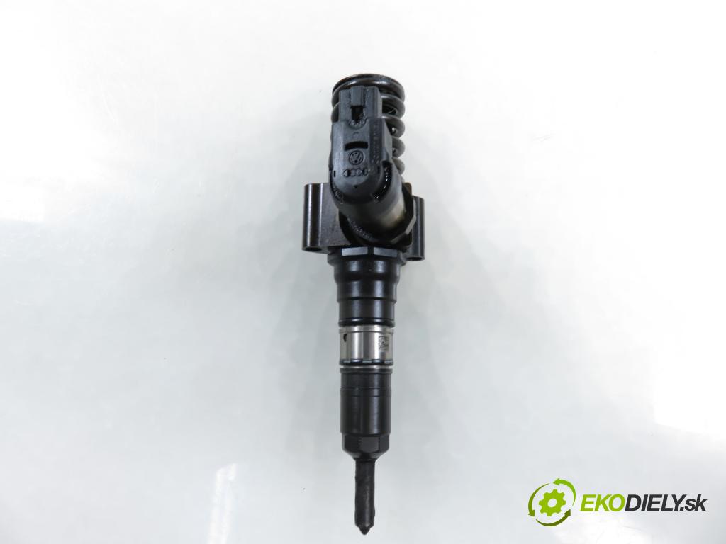 VW PASSAT B6 (3C2) SEDAN 2007 125,00 2.0 TDI - BMR 1968,00 Vstrekovač 03G130073T (Vstrekovač paliva)