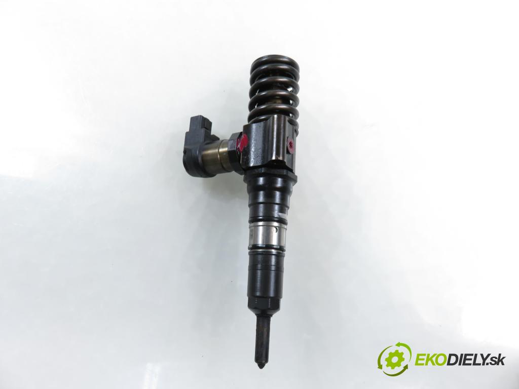 VW PASSAT B6 (3C2) SEDAN 2007 125,00 2.0 TDI - BMR 1968,00 Vstrekovač 03G130073T (Vstrekovač paliva)