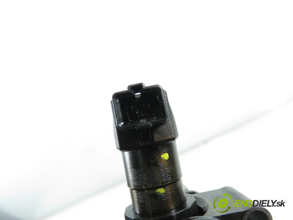 VW PASSAT B6 (3C2) SEDAN 2007 125,00 2.0 TDI - BMR 1968,00 Vstrekovač 03G130073T (Vstrekovač paliva)