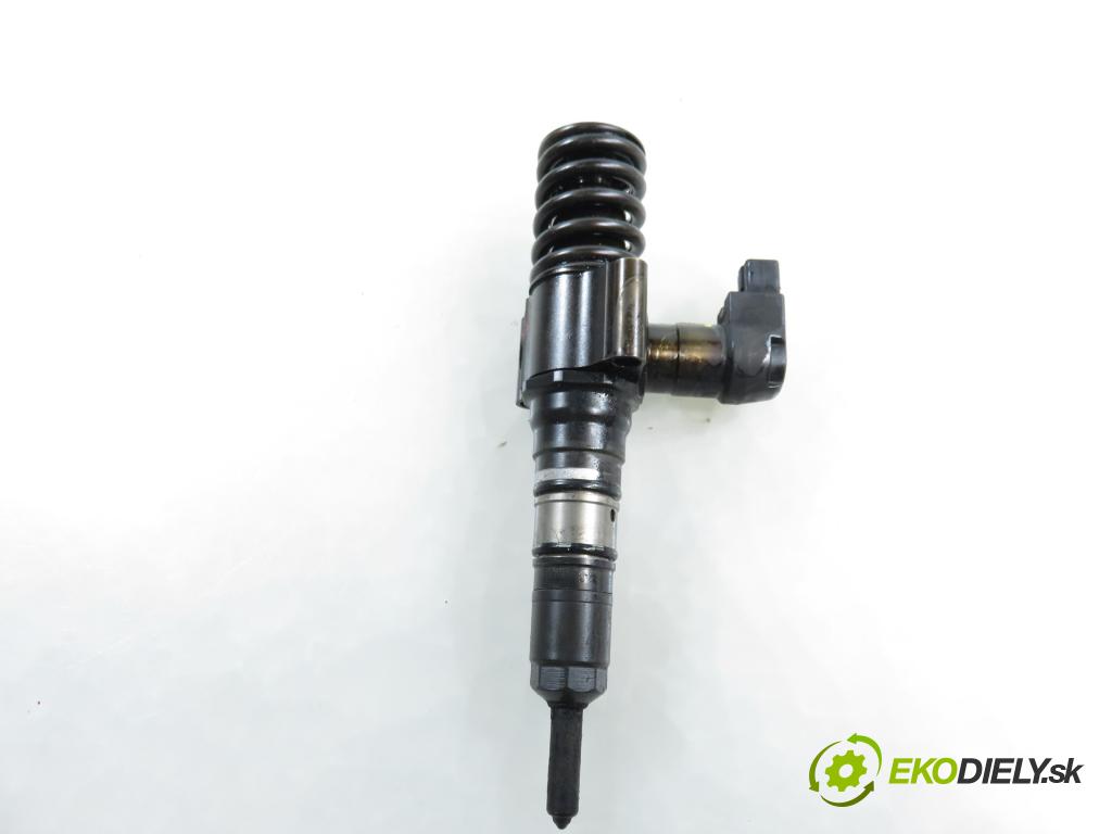 VW PASSAT B6 (3C2) SEDAN 2007 125,00 2.0 TDI - BMR 1968,00 Vstrekovač 03G130073T (Vstrekovač paliva)