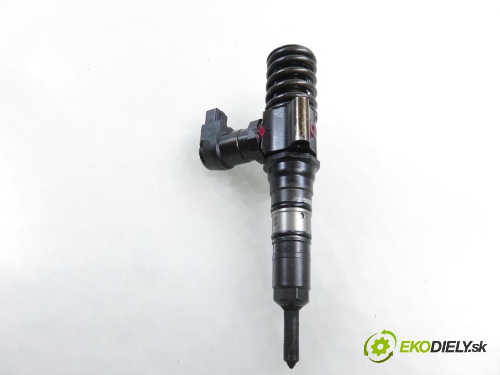 VW PASSAT B6 (3C2) SEDAN 2007 125,00 2.0 TDI - BMR 1968,00 Vstrekovač 03G130073T (Vstrekovač paliva)