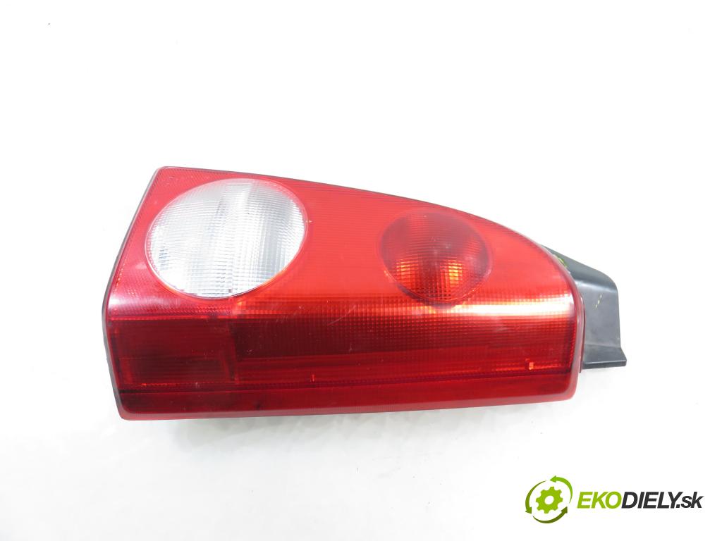 OPEL AGILA (A) (H00) HB 2000 55,00 1.2 16V - Z 12 XE 1199,00 Svetlo pravé zadné
