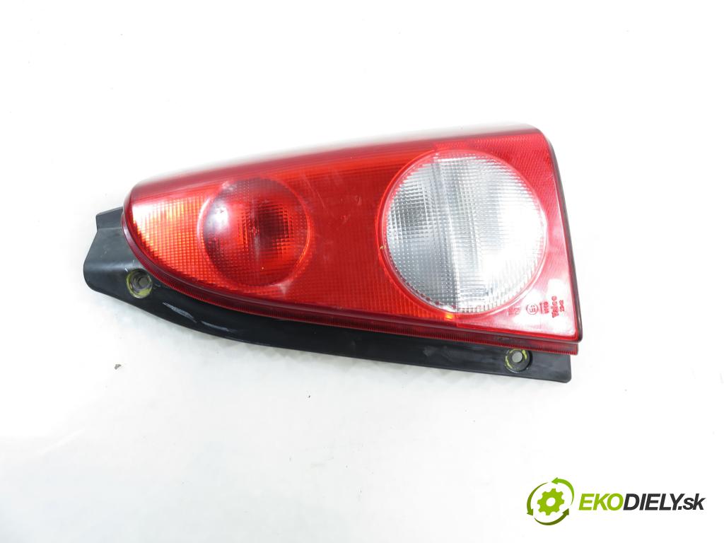 OPEL AGILA (A) (H00) HB 2000 55,00 1.2 16V - Z 12 XE 1199,00 Svetlo pravé zadné