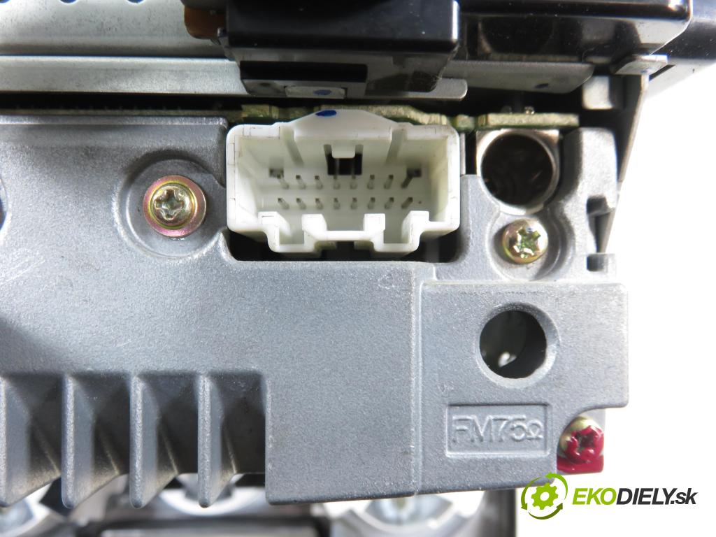 MAZDA 2 (DY) HB 2004 59,00 1.4 - FXJA 1388,00 RADIO CD 3M7118K876CC