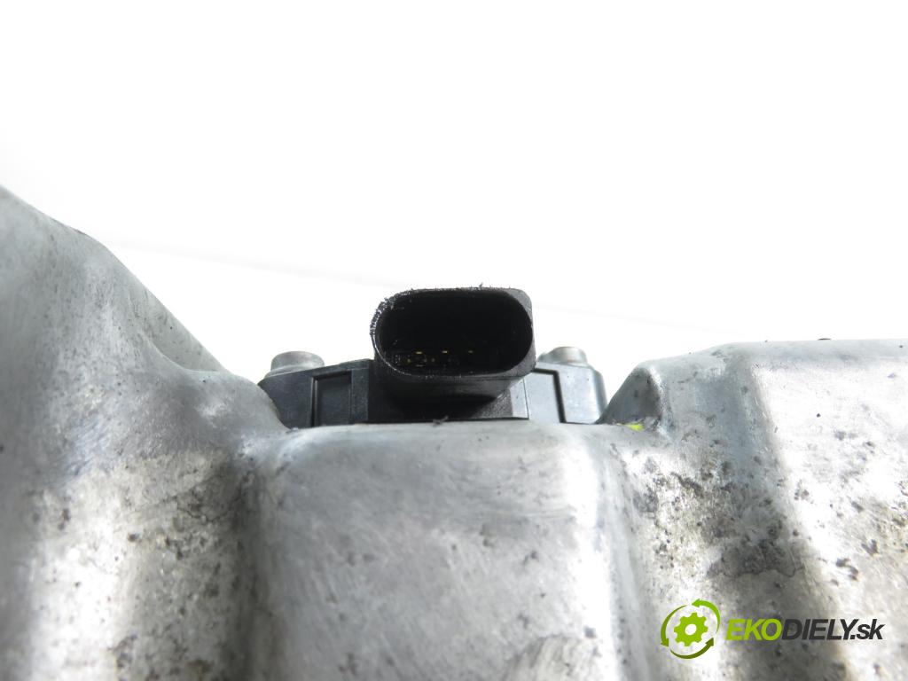 VW GOLF VI Variant (AJ5) KOMBI 2010 77,00 1.6 TDI - CAYC 1598,00 Vaňa olejová 03G103603AB ; 03C907660G ; 6PR00962902 (Olejová vaňa)