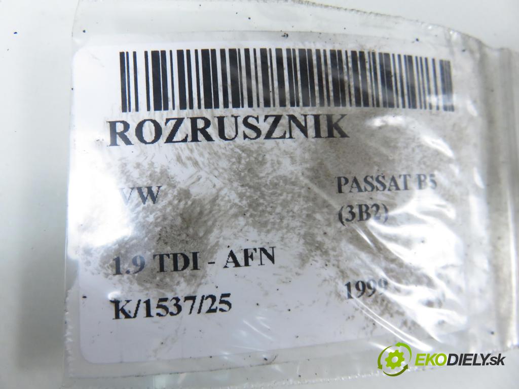 VW PASSAT B5 (3B2) SEDAN 1999 81,00 1.9 TDI 110 - AFN 1896,00 Štartér  (Štartér)