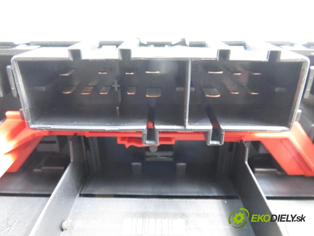 VW GOLF V (1K1) HB 2007 77,00 1.9 TDI - BXE 1896,00 MODUL BSM 3C0937049E