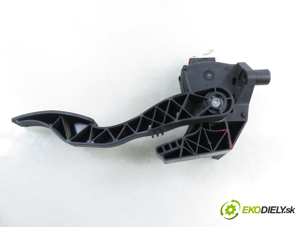 OPEL MERIVA A nadwozie wielkoprzestrzenne (MPV) (X03) MINIVAN 2004 55,00 1.7 DTI 75 - Y 17 DT 1686,00 Potenciometer plynu 93335443DA ; 6PV00811002 (Potenciometer plynového pedálu)