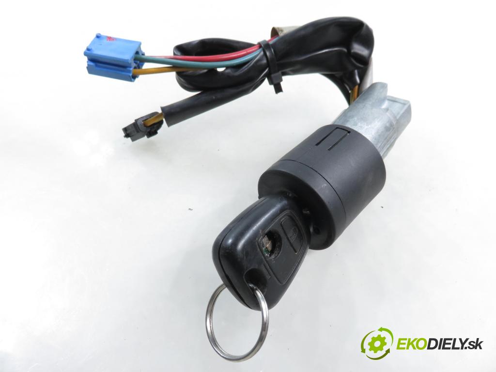 CITROEN XSARA PICASSO (N68) MINIVAN 2004 80,00 1.6 HDi 109 - 9HY (DV6TED4) 1560,00 spinačka 9641551180 (Spínacia skrinka)