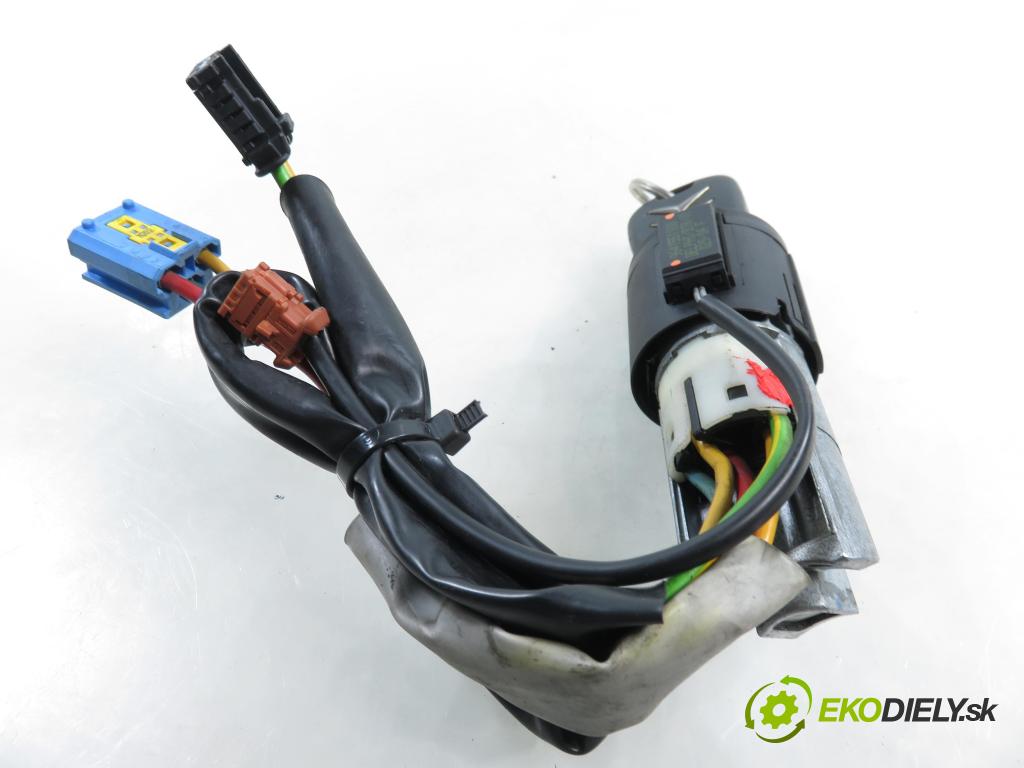 CITROEN XSARA PICASSO (N68) MINIVAN 2004 80,00 1.6 HDi 109 - 9HY (DV6TED4) 1560,00 spinačka 9641551180 (Spínacia skrinka)