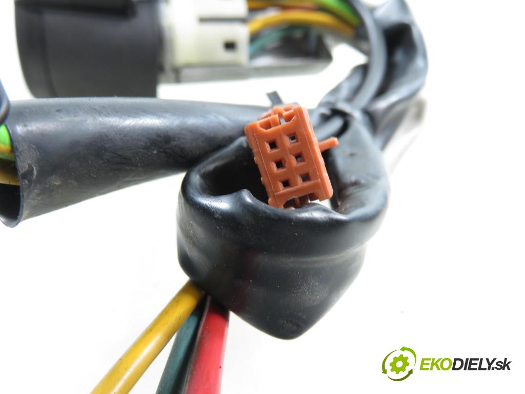 CITROEN XSARA PICASSO (N68) MINIVAN 2004 80,00 1.6 HDi 109 - 9HY (DV6TED4) 1560,00 spinačka 9641551180 (Spínacia skrinka)